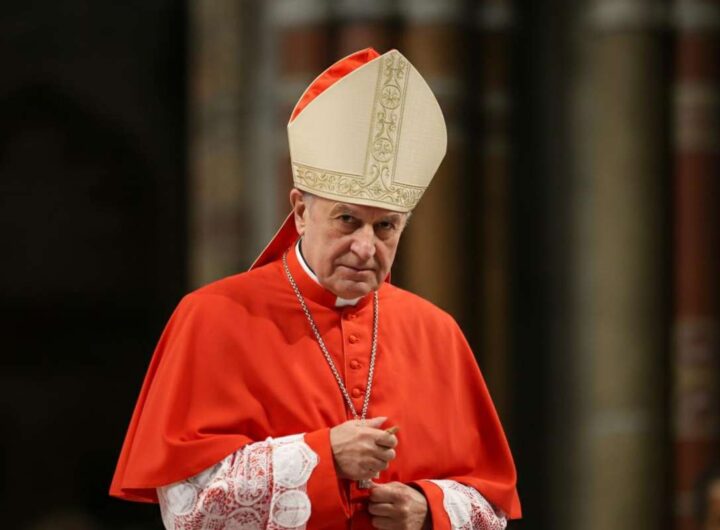 8433_1_cardinale_in_chiesa-incrocinews.it