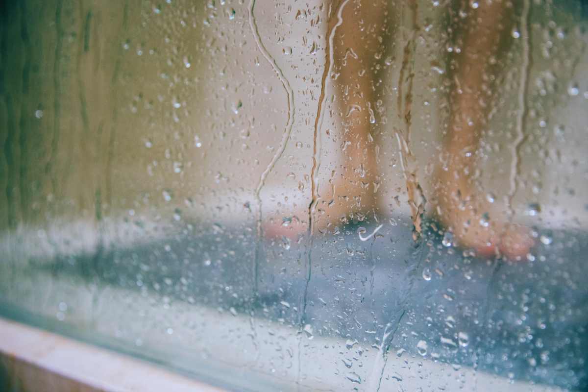 Piatto doccia, come pulirlo al meglio