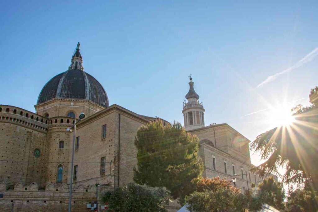 10 mete sacre da visitare