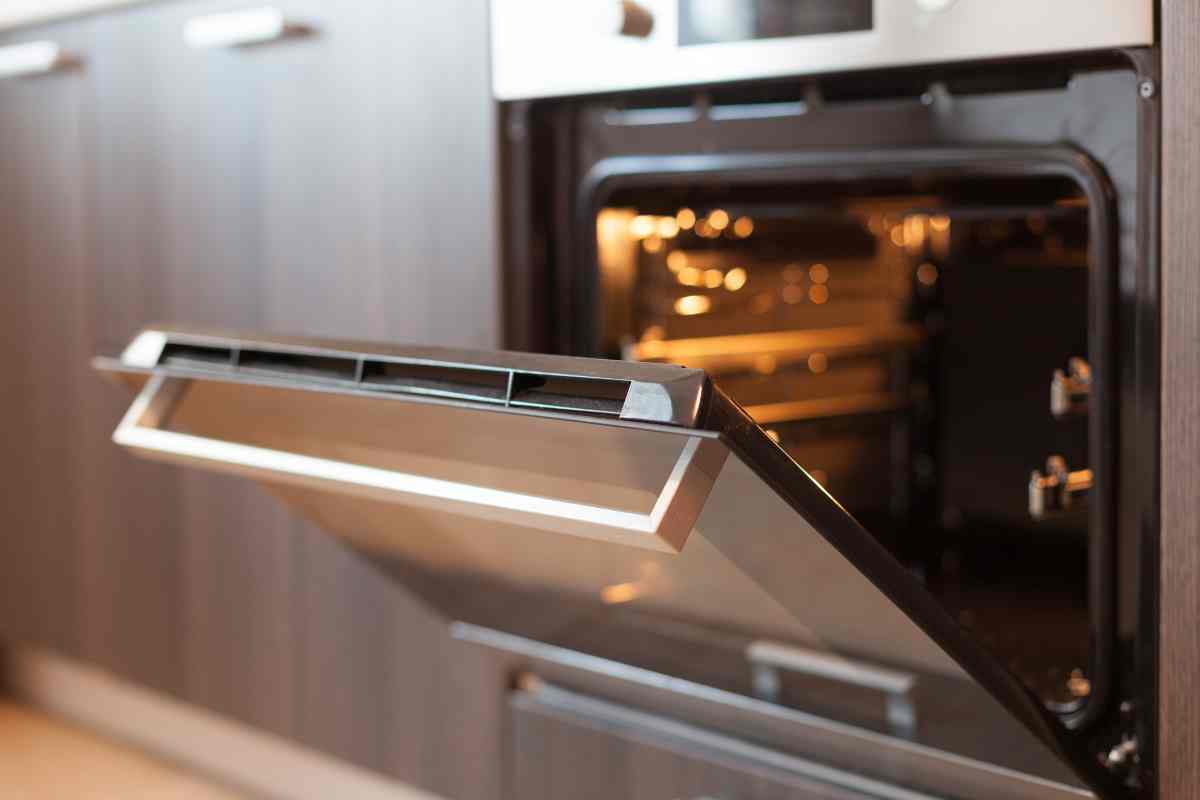Doppio vetro del forno, come pulirlo senza doverlo smontare ogni volta