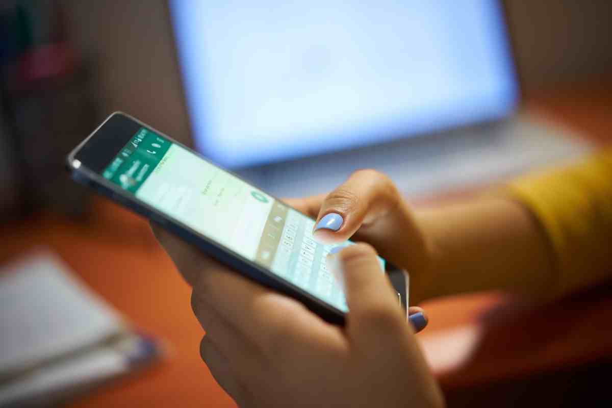 Trucco WhatsApp: come scrivere messaggi con le lettere colorate