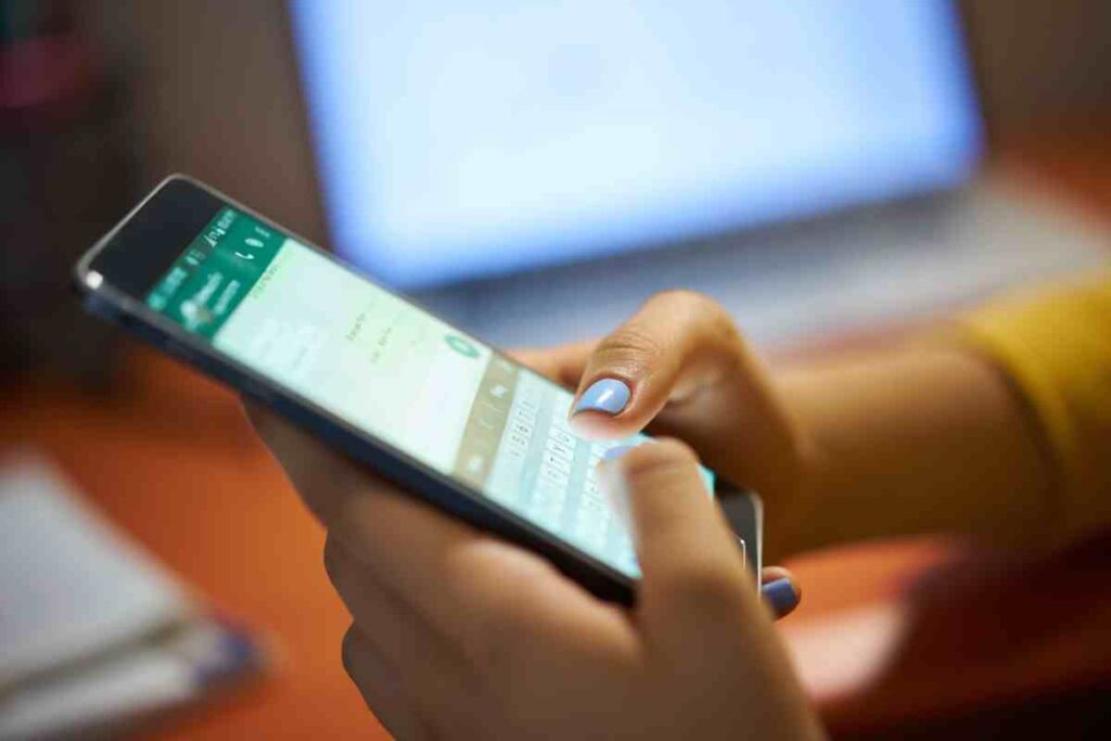 Come rispondere su WhatsApp rimanendo offline