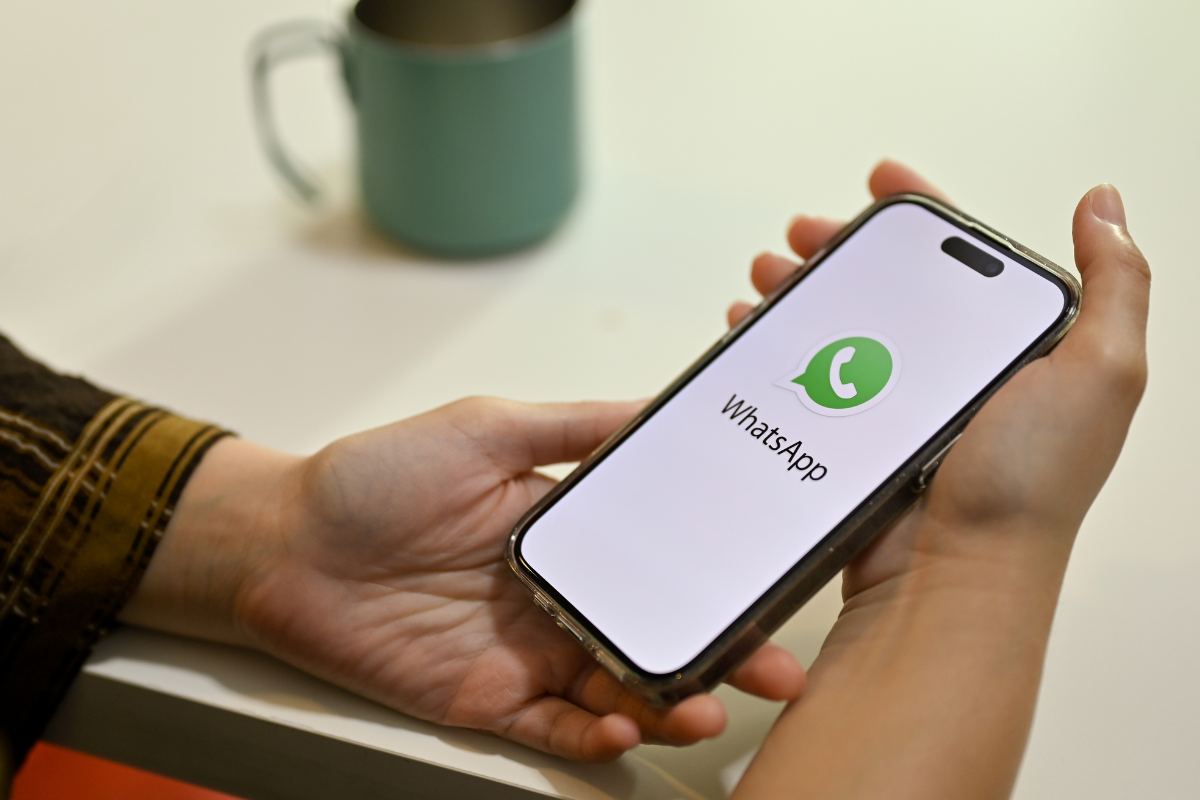 Whatsapp, come rispondere senza apparire online: il trucco che pochi conoscono