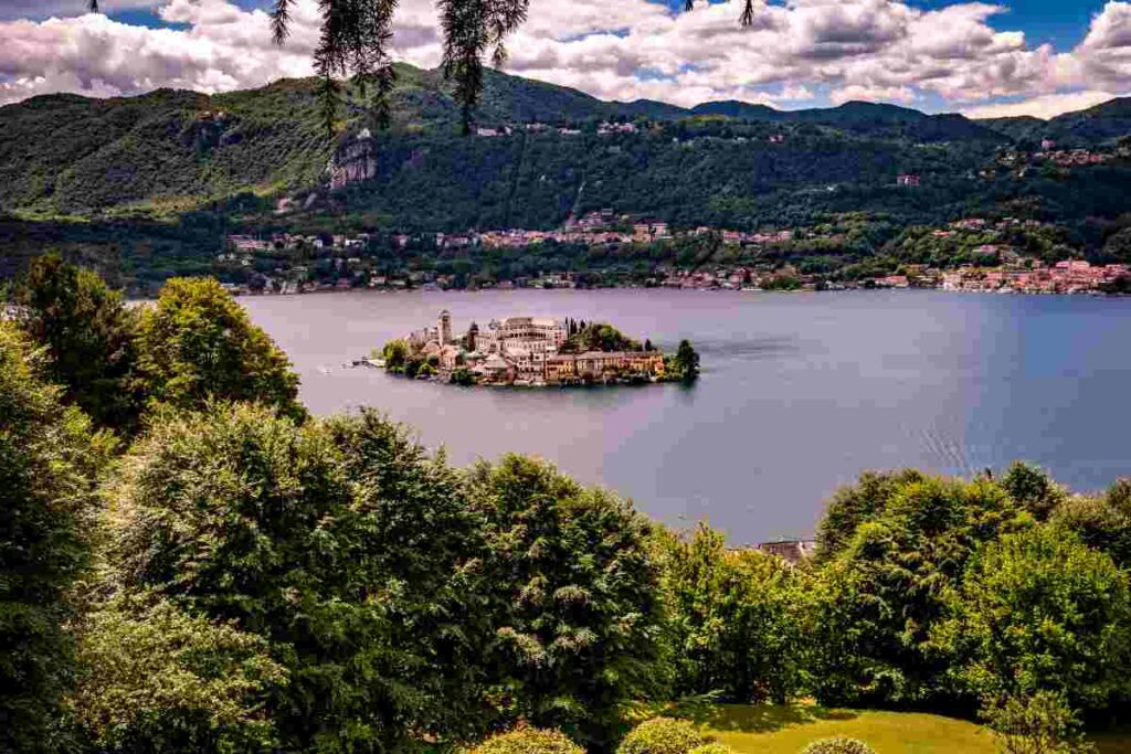 lago più bello in autunno