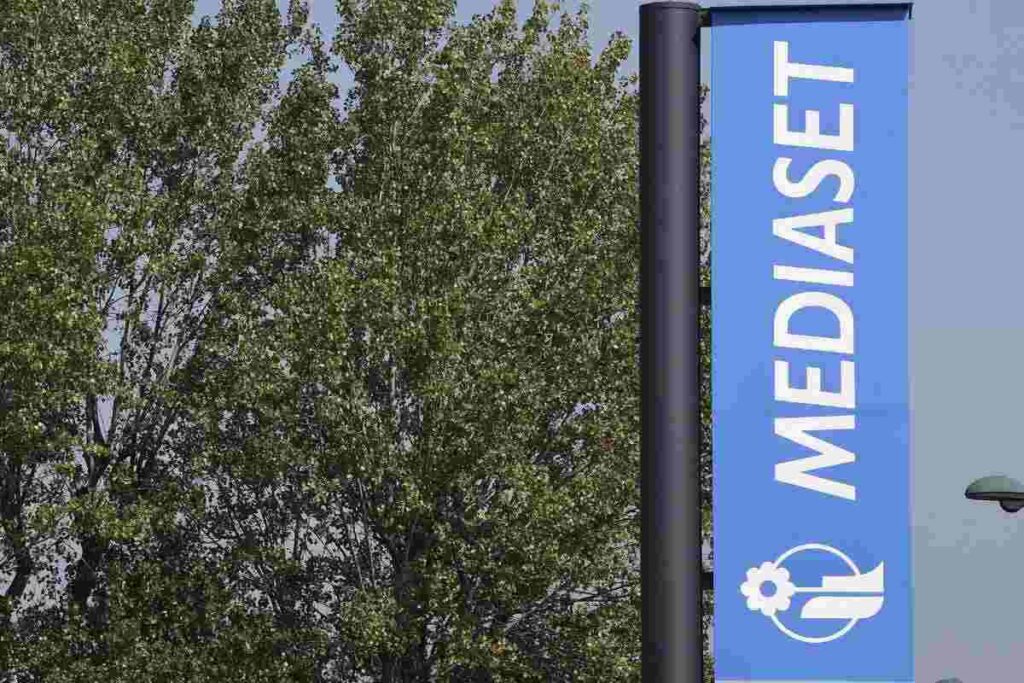 "Fammi tornare": appello inaspettato della star Mediaset