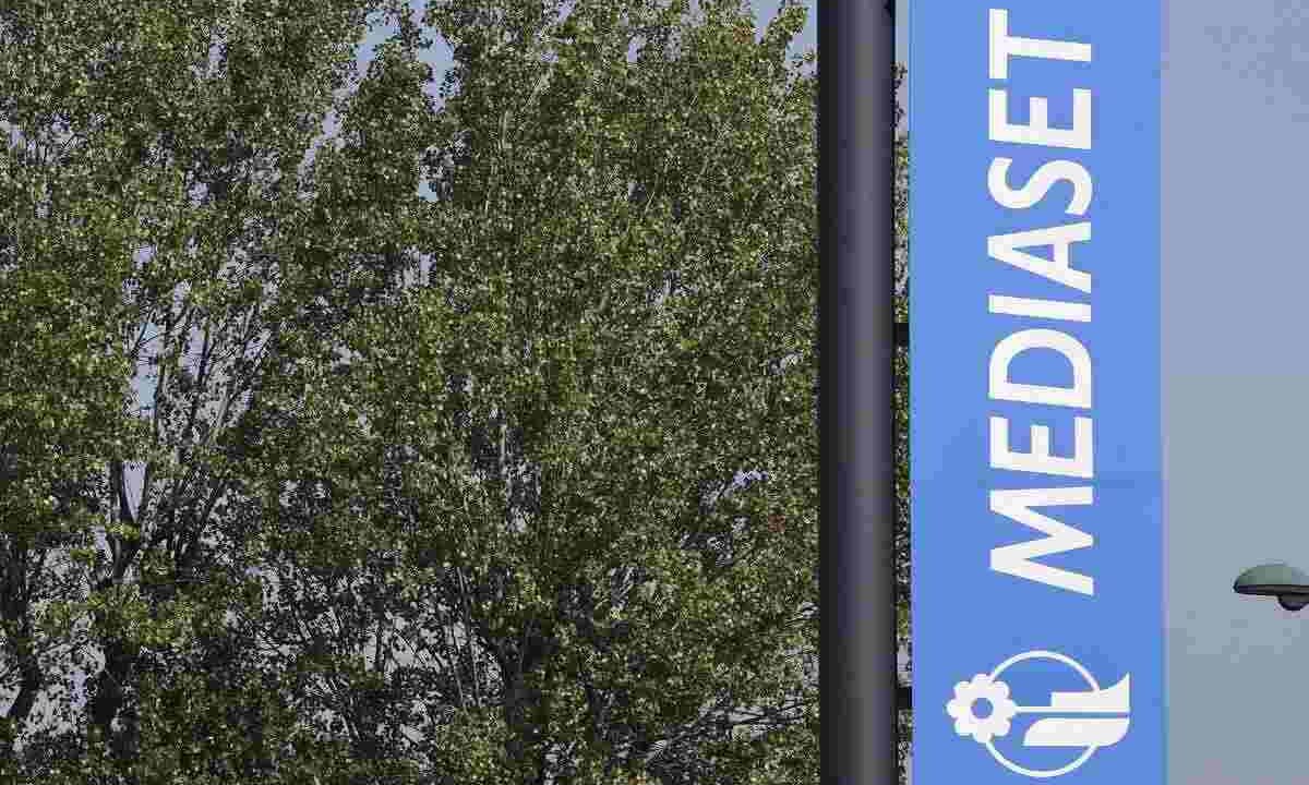 "Fammi tornare": appello inaspettato della star Mediaset