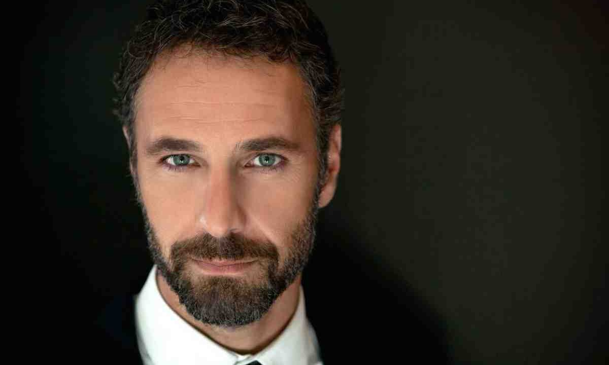 Raoul Bova visto con lei dopo il divorzio da Rocio, tutti i dettagli