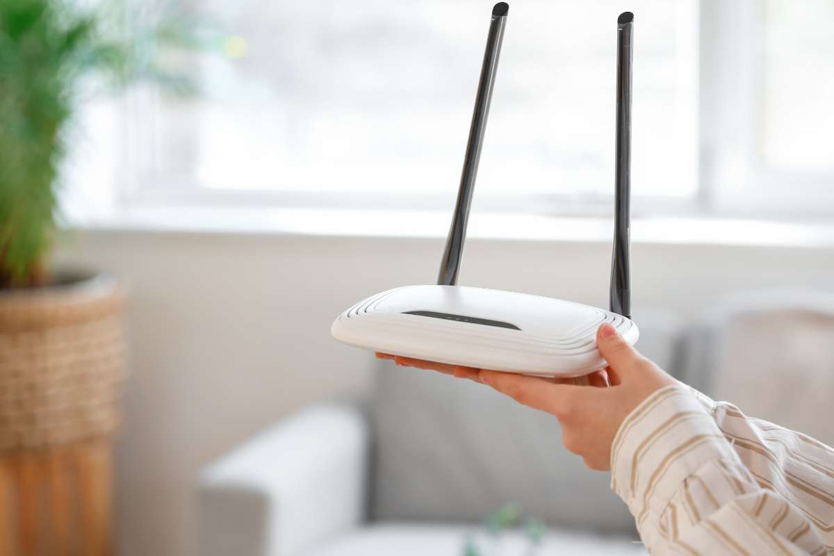 Non va tenuto lì: l’esperto lancia l’allarme sul router Wi-Fi