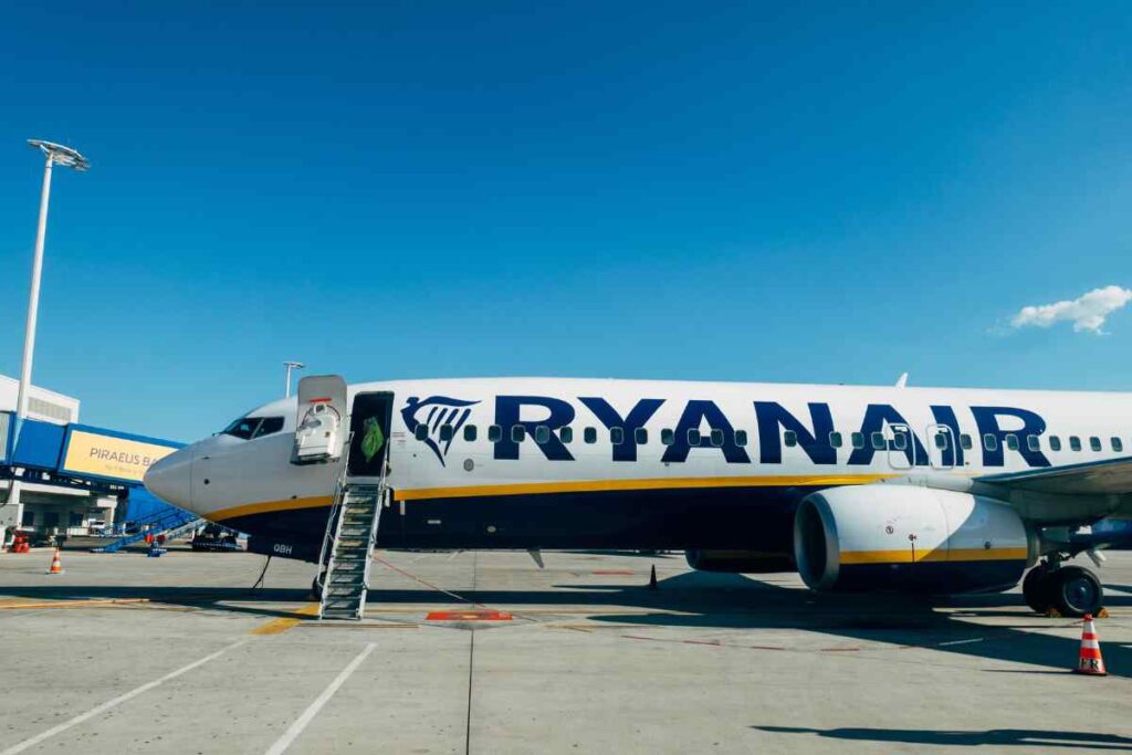 Ryanair, rivoluzione dal 12 novembre: guai in vista, i dettagli