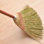 Non posizionare la scopa in questo modo