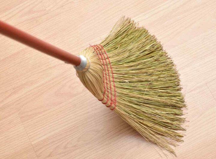 Non posizionare la scopa in questo modo