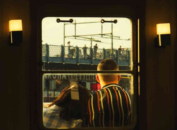 Non serve andare in Svizzera, in Italia c’è il treno panoramico più sorprendente di tutti